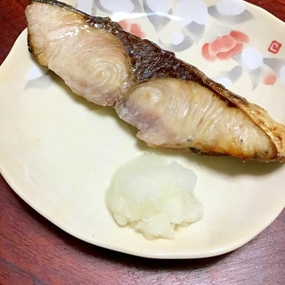 ワラサの塩焼き。